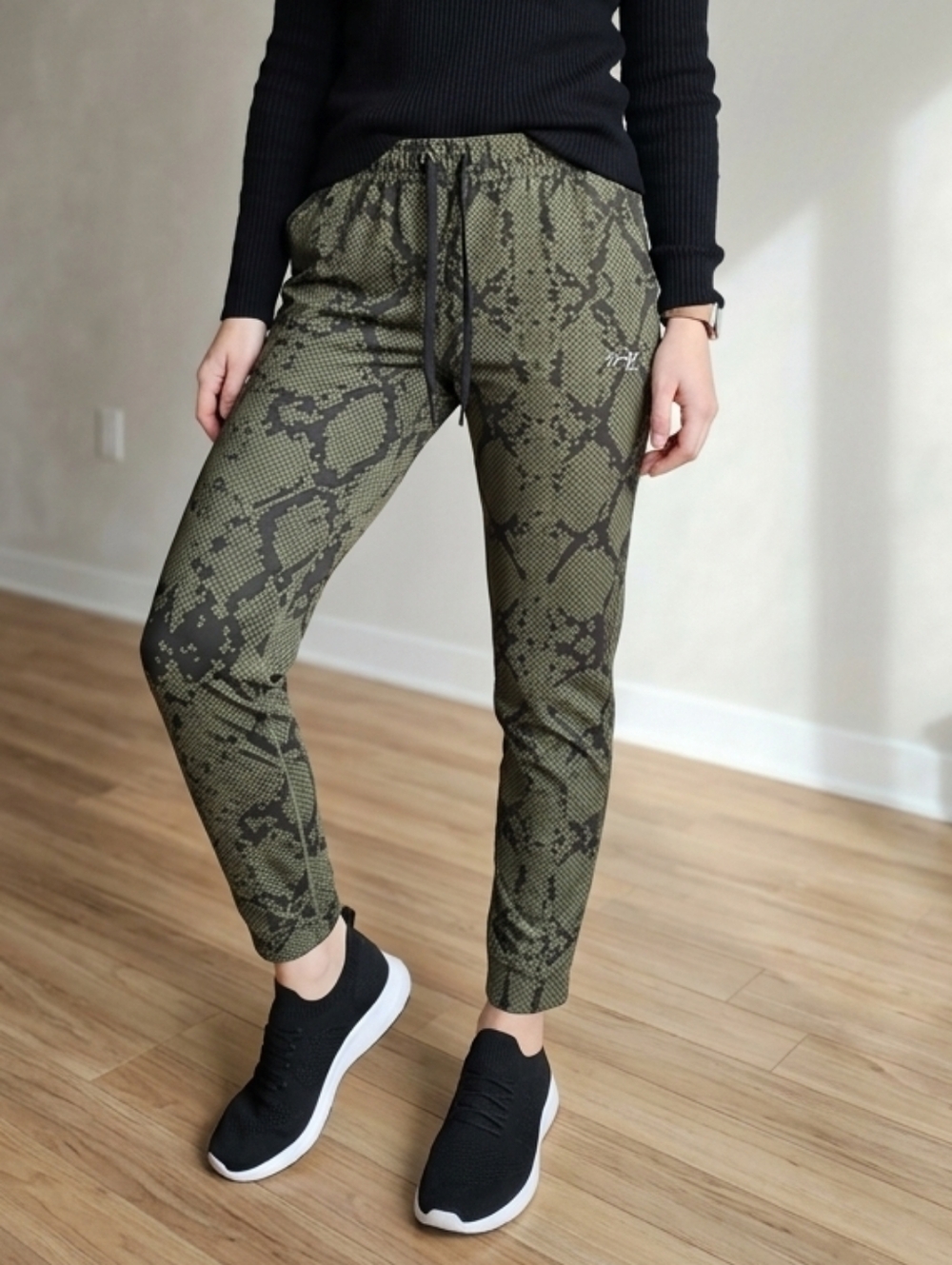 🍋 Lululemon Jet Crop (Slim)  Waist 14''
